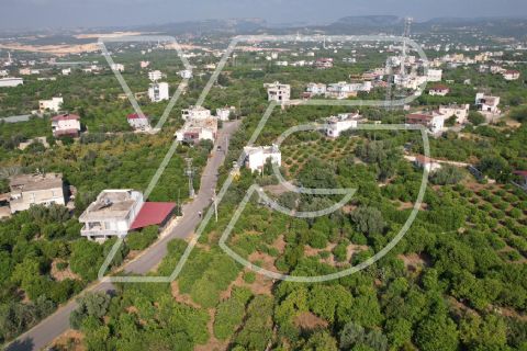 erdemli kargıcak mahallesinde satılık müstakil ve tarla